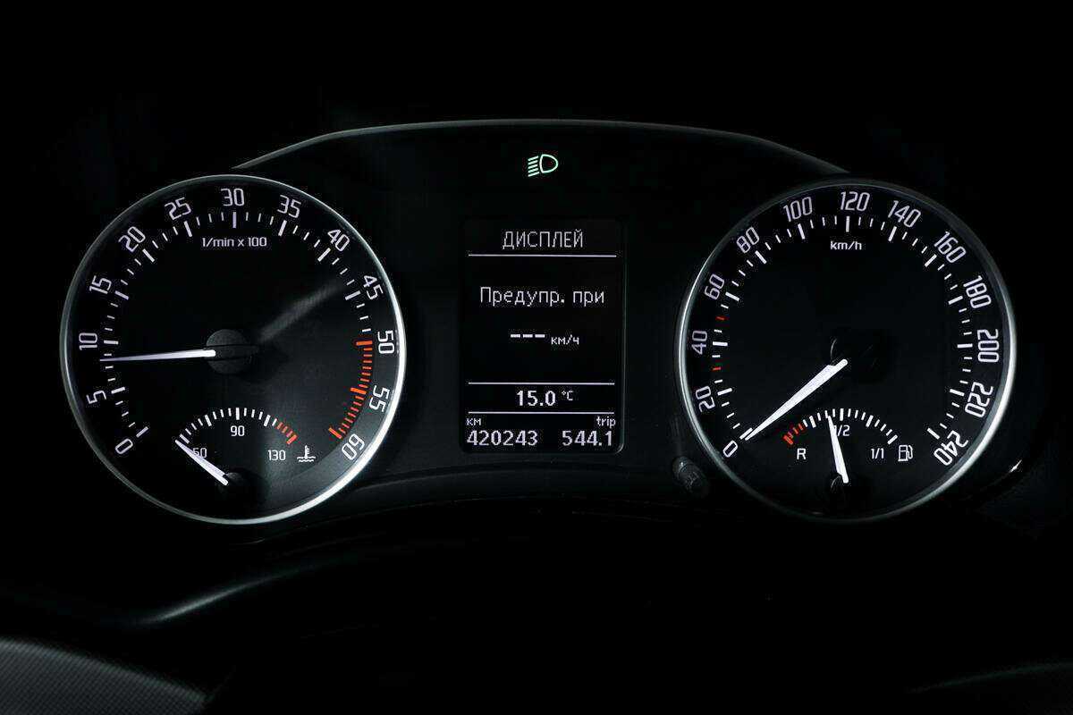 Б/У Шкода Октавия 2012 года. Фото: #9