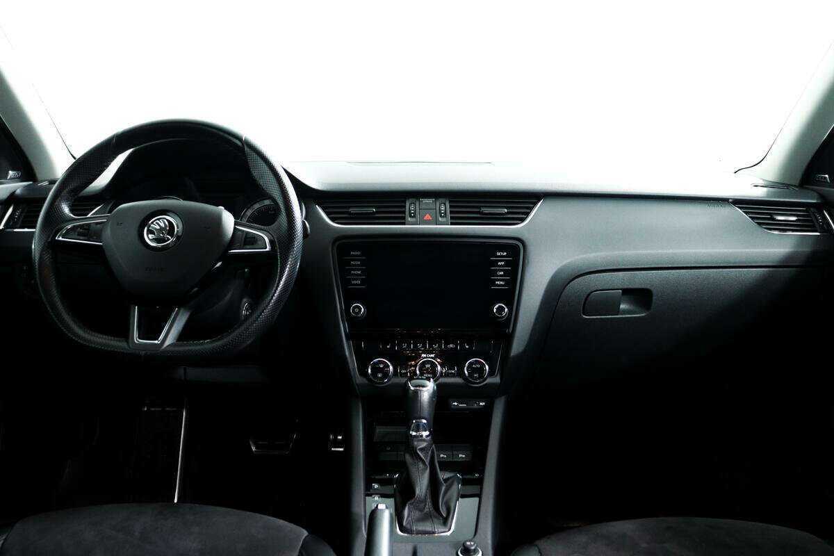 Б/У Шкода Октавия 2017 года. Фото: #10