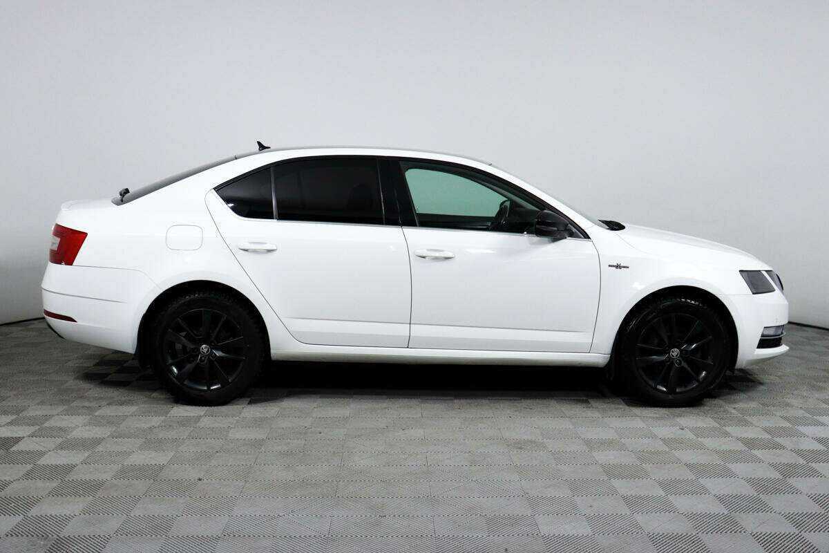 Б/У Шкода Октавия 2020 года. Фото: #3