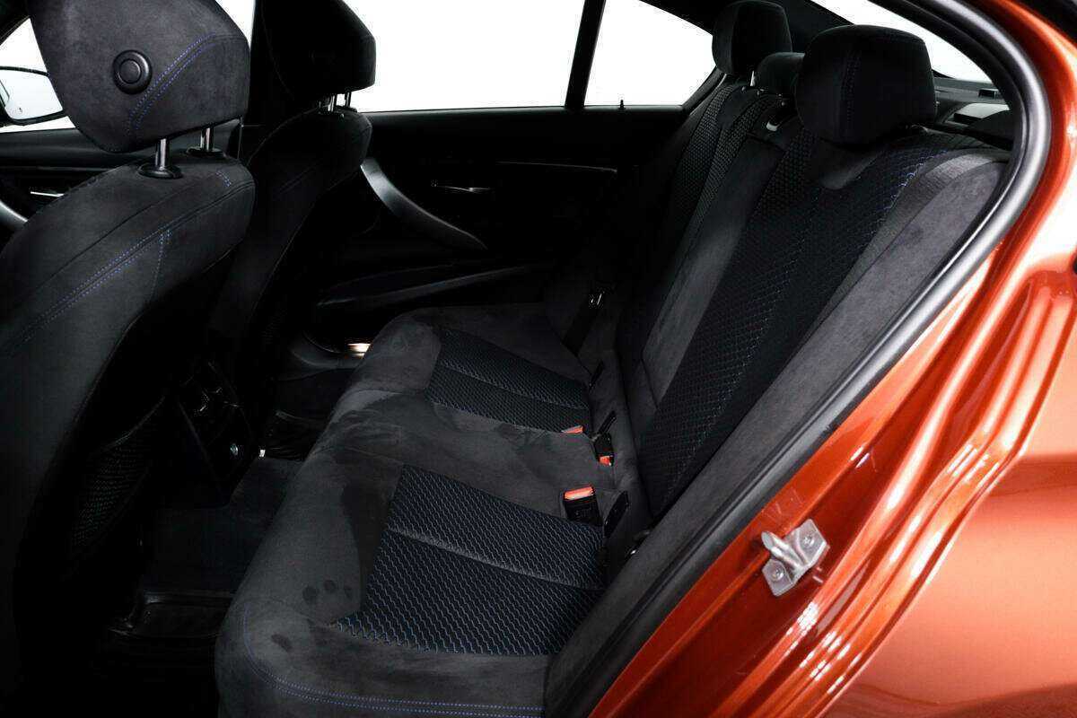 Б/У БМВ 3 серии 2018 года. Фото: #11