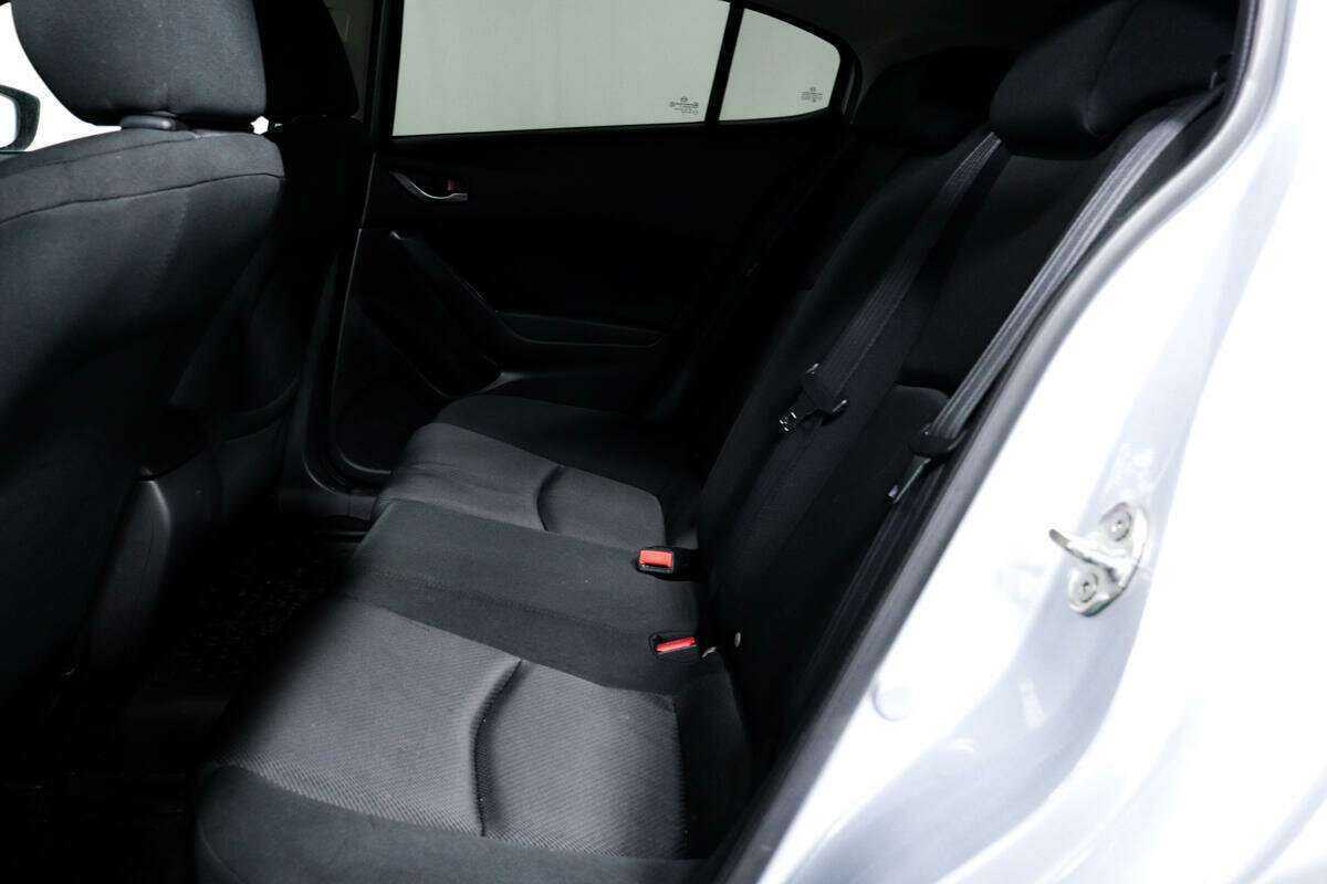 Б/У Мазда 3 2016 года. Фото: #11