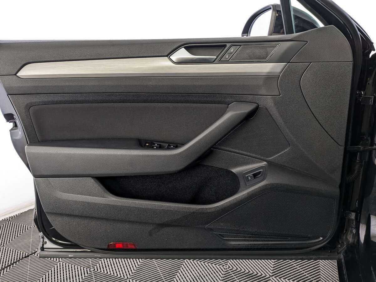 Б/У Фольксваген Пассат 2016 года. Фото: #13