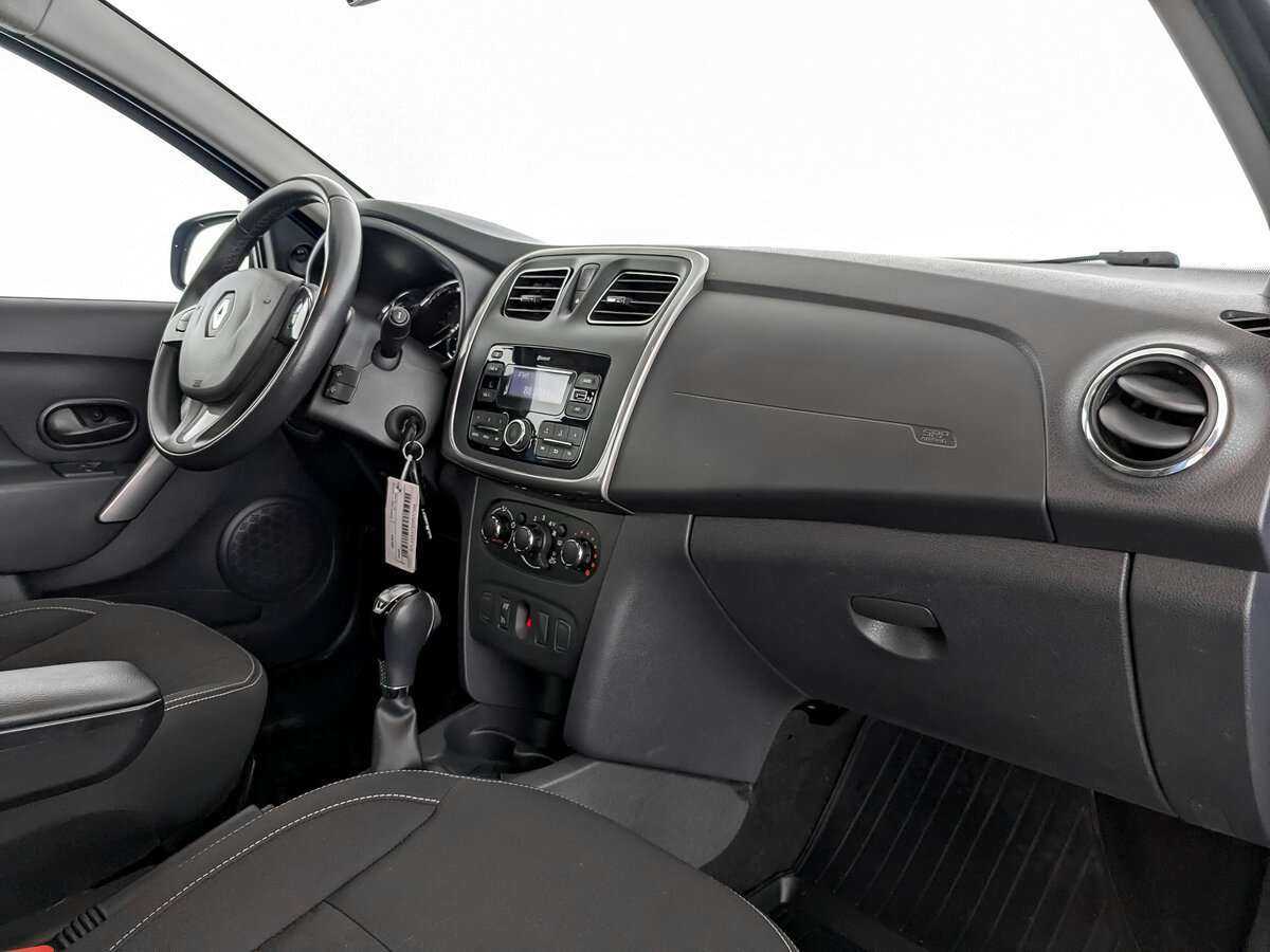 Б/У Рено Логан 2017 года. Фото: #8