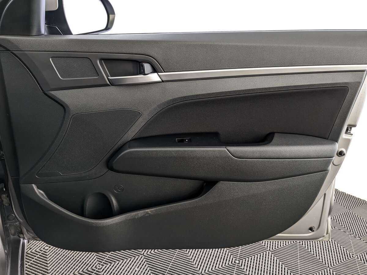 Б/У Хендай Елантра 2019 года. Фото: #19