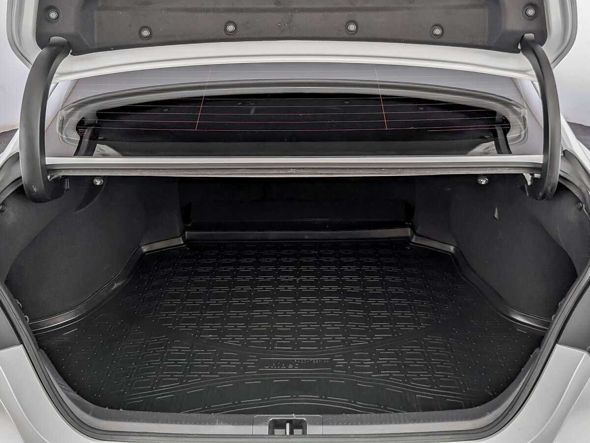 Б/У Тойота Камри 2019 года. Фото: #9