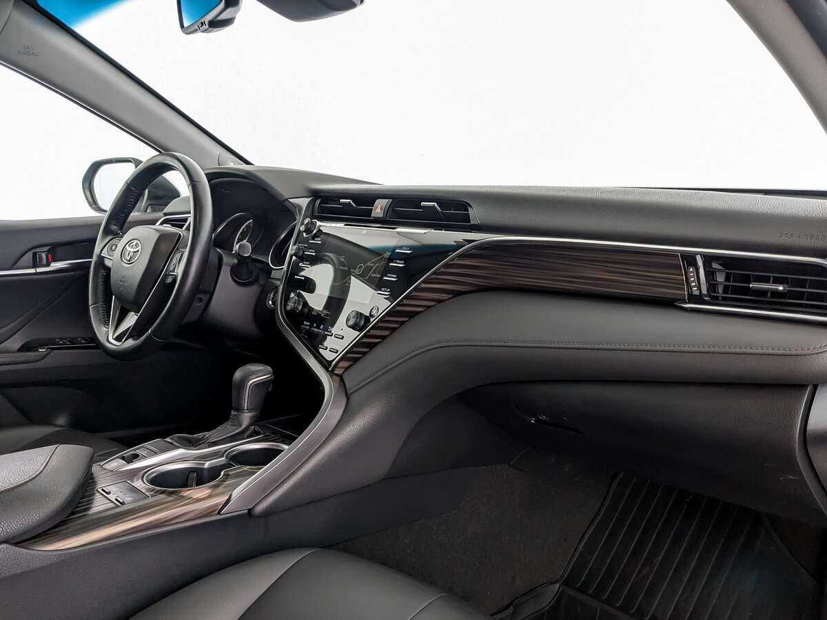 Б/У Тойота Камри 2019 года. Фото: #10