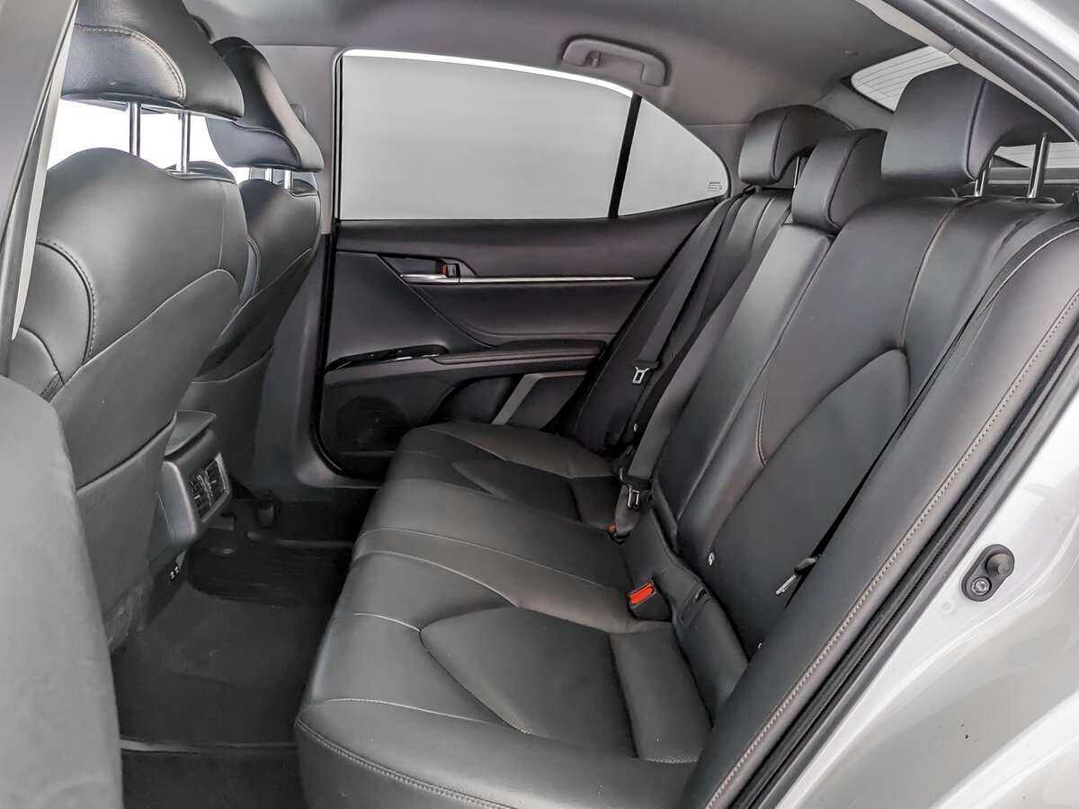 Б/У Тойота Камри 2019 года. Фото: #11