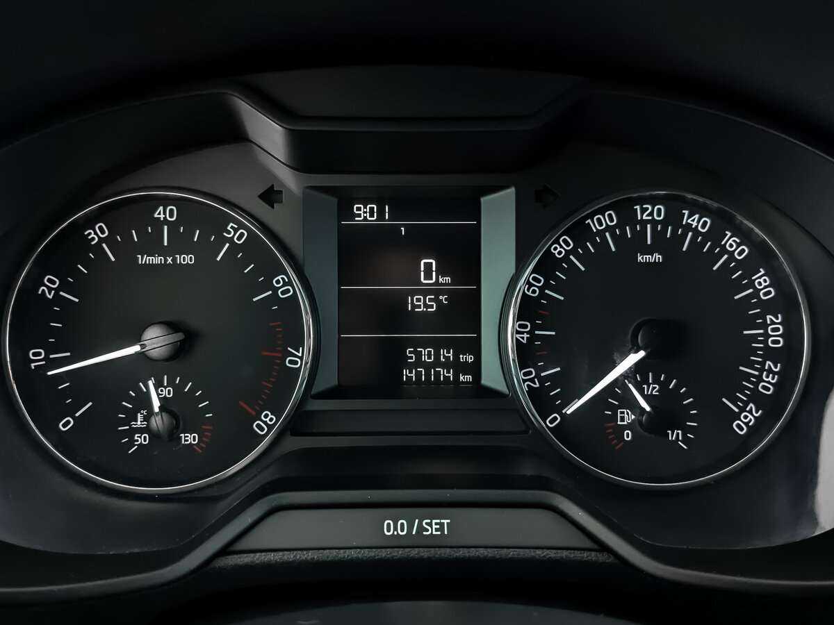 Б/У Шкода Октавия 2015 года. Фото: #11