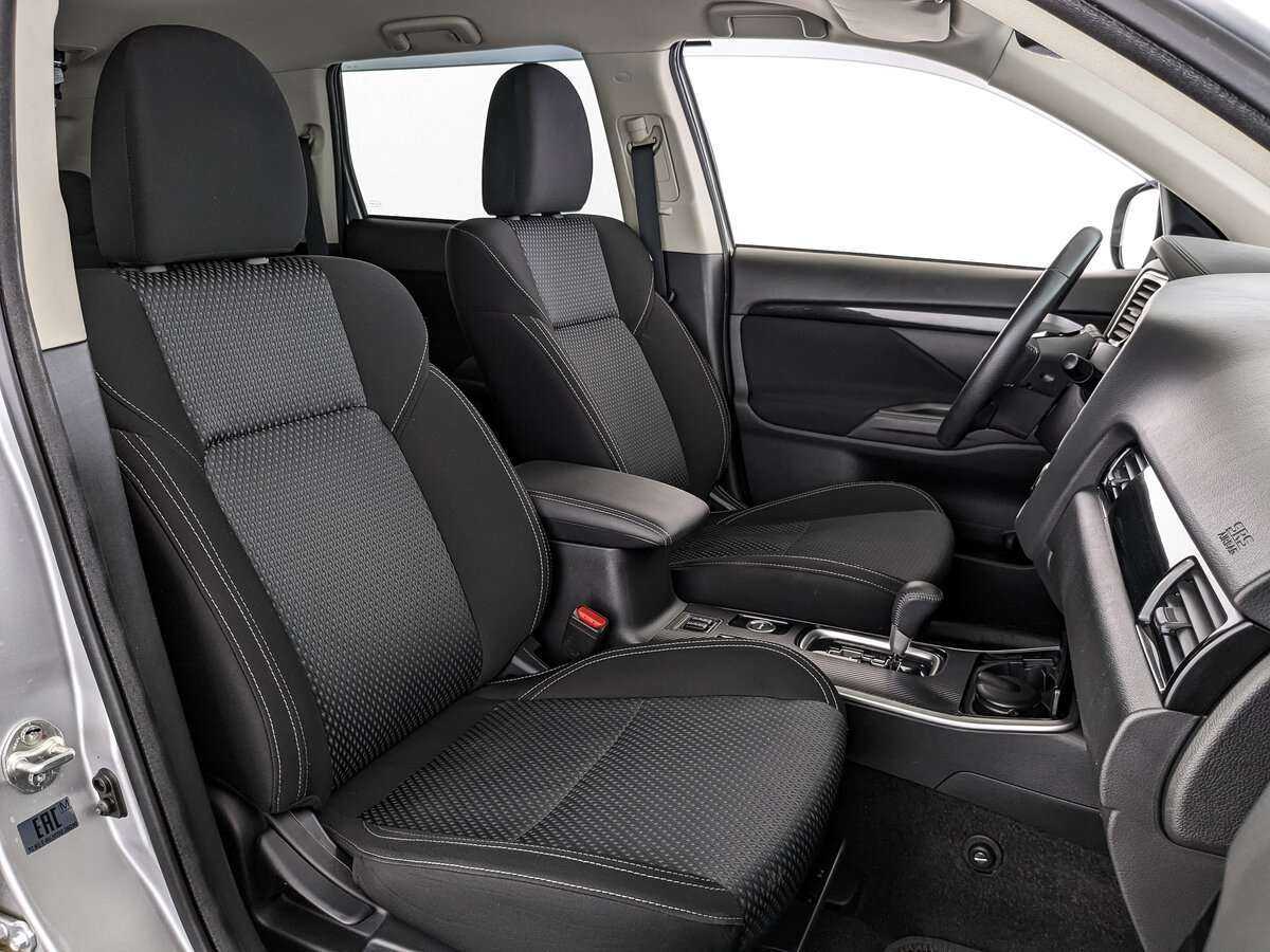 Б/У Митсубиши Оутлэндер 2020 года. Фото: #20