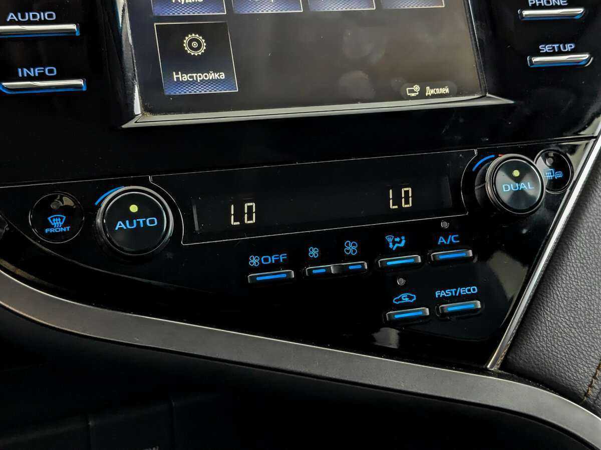 Б/У Тойота Камри 2019 года. Фото: #20