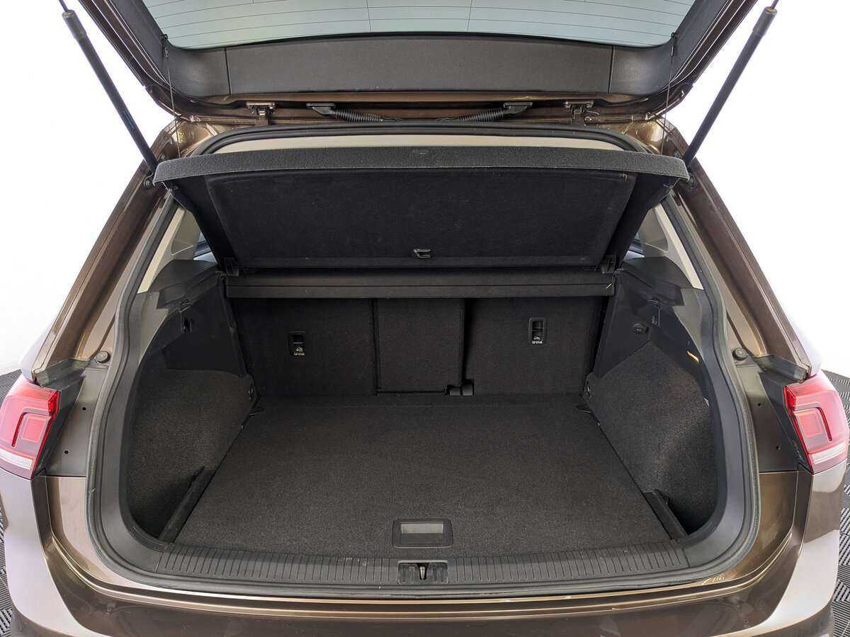 Б/У Фольксваген Тигуан 2020 года. Фото: #9