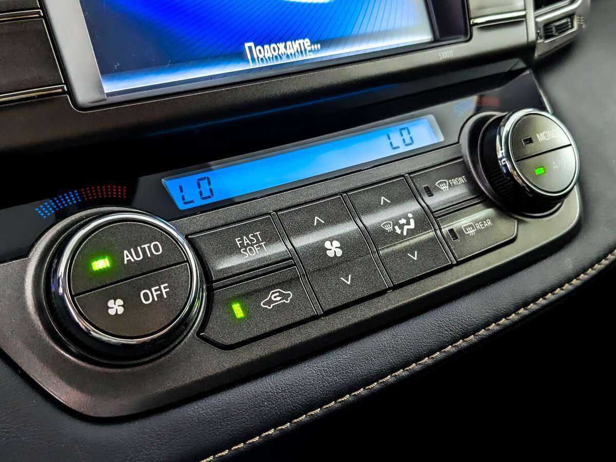 Б/У Тойота Рав4 2014 года. Фото: #19