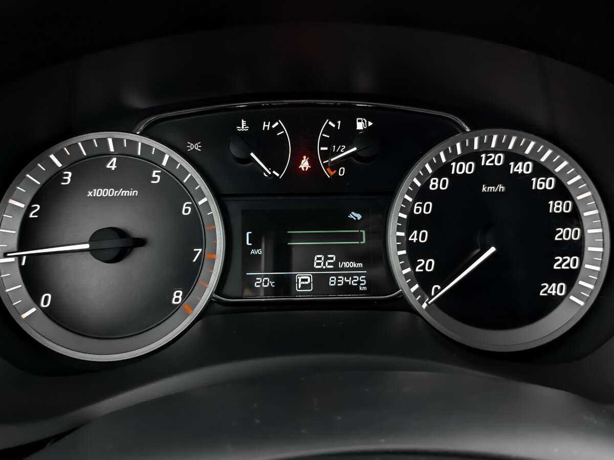 Б/У Ниссан Тиида 2015 года. Фото: #11