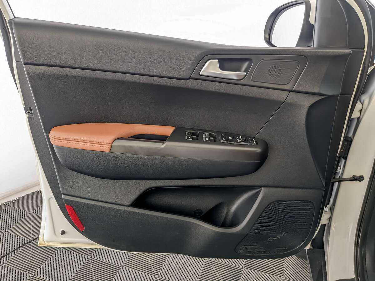 Б/У Киа Спортейдж 2020 года. Фото: #10