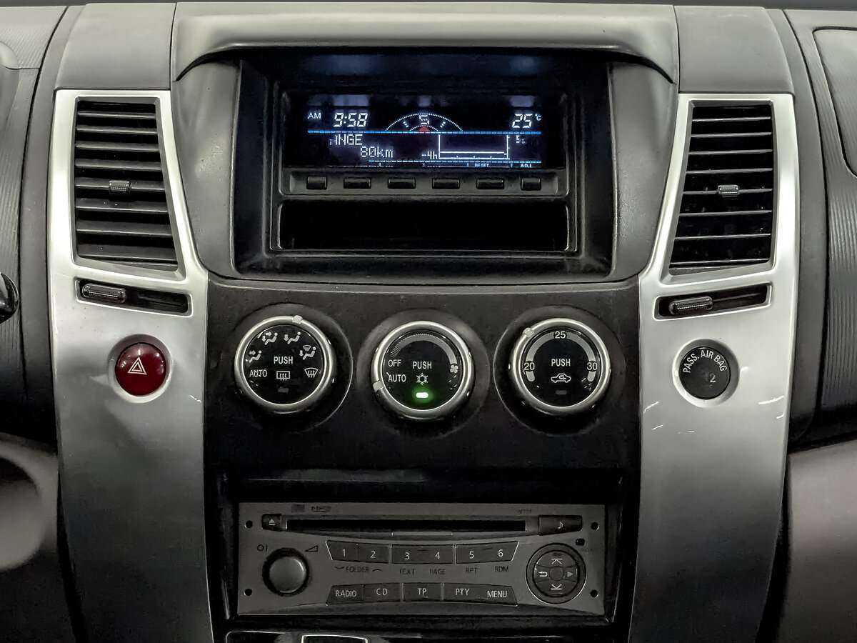 Б/У Митсубиши Паджеро Спорт 2012 года. Фото: #12