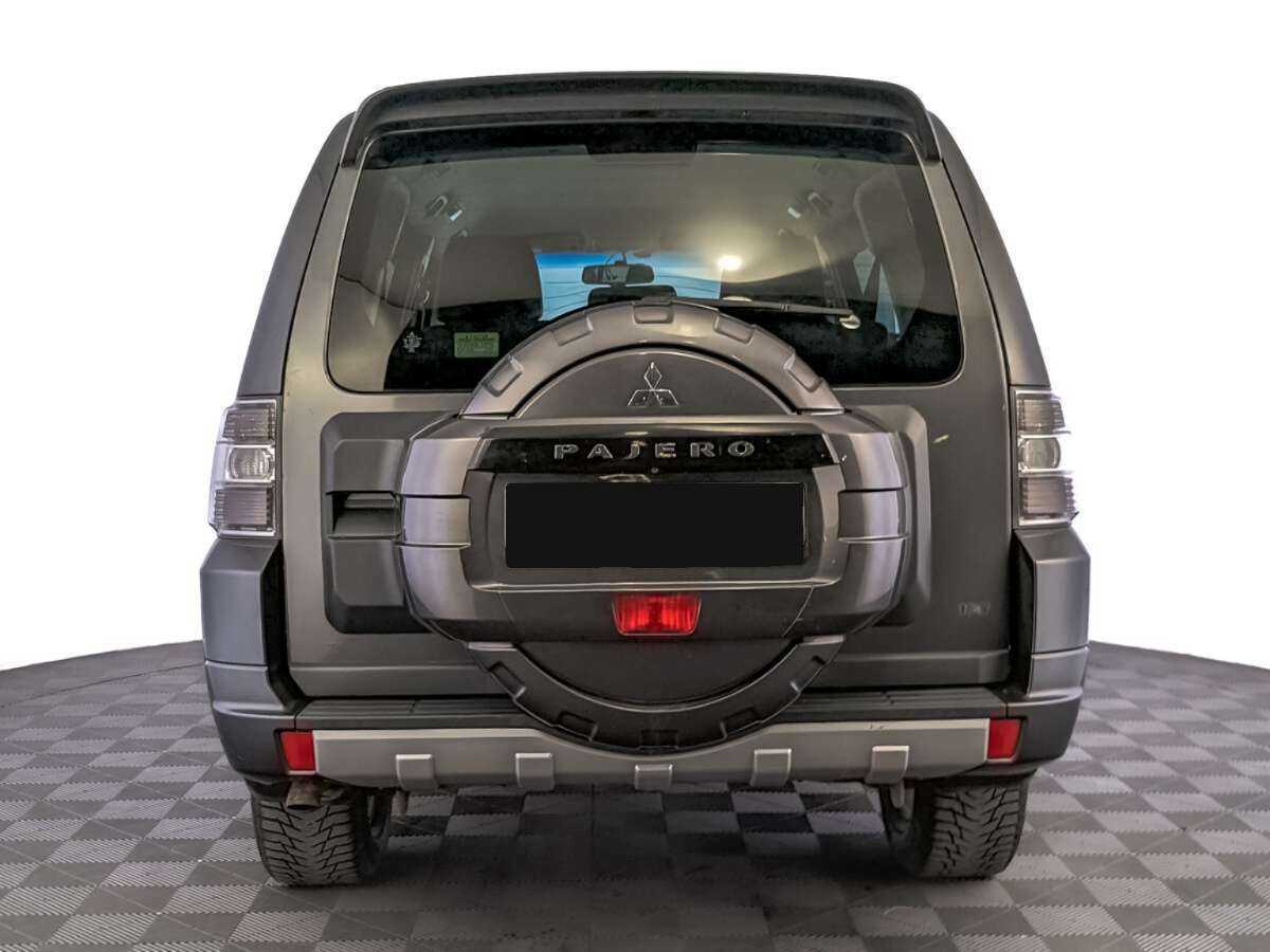 Б/У Митсубиши Паджеро 2013 года. Фото: #5