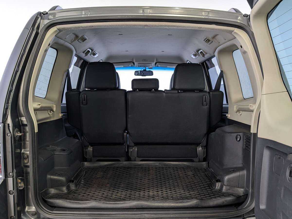 Б/У Митсубиши Паджеро 2013 года. Фото: #9