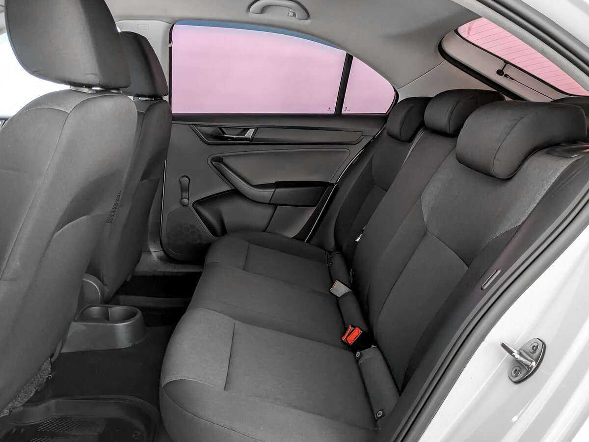 Б/У Шкода Рапид 2017 года. Фото: #9