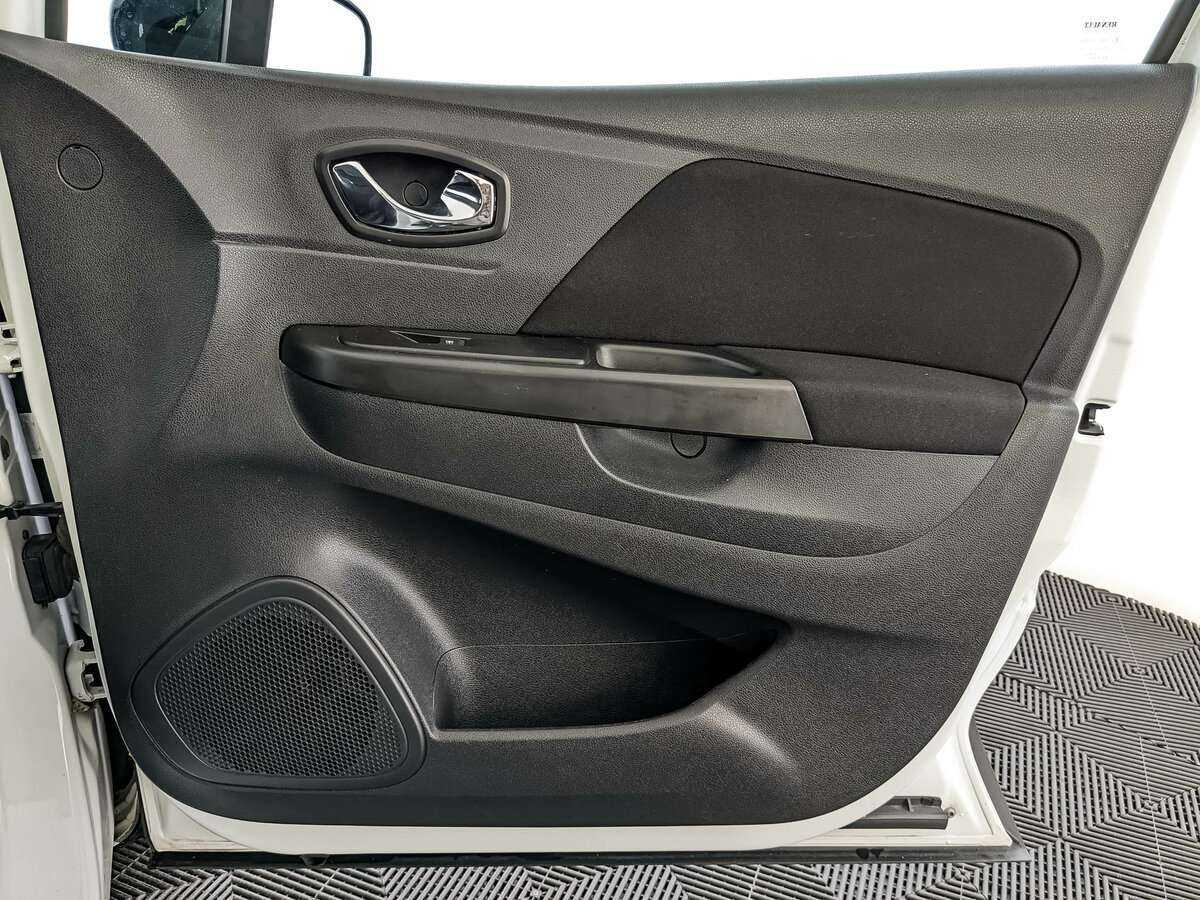 Б/У Рено Каптюр 2019 года. Фото: #23