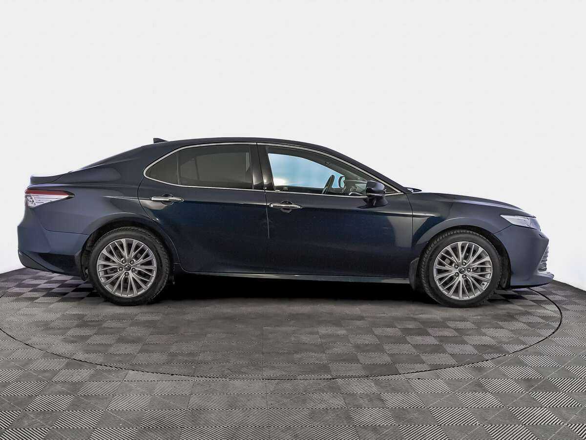 Б/У Тойота Камри 2018 года. Фото: #3