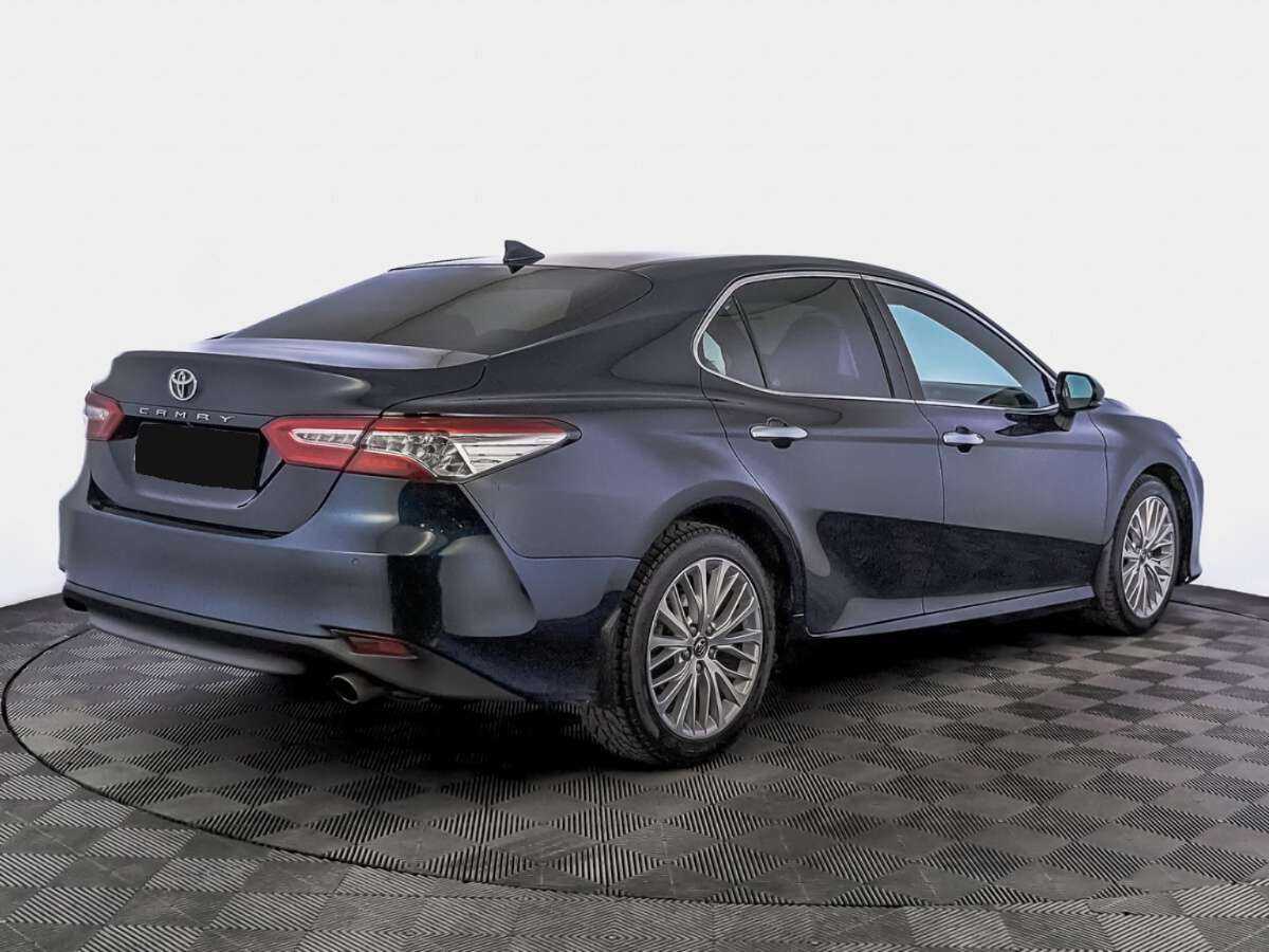 Б/У Тойота Камри 2018 года. Фото: #4