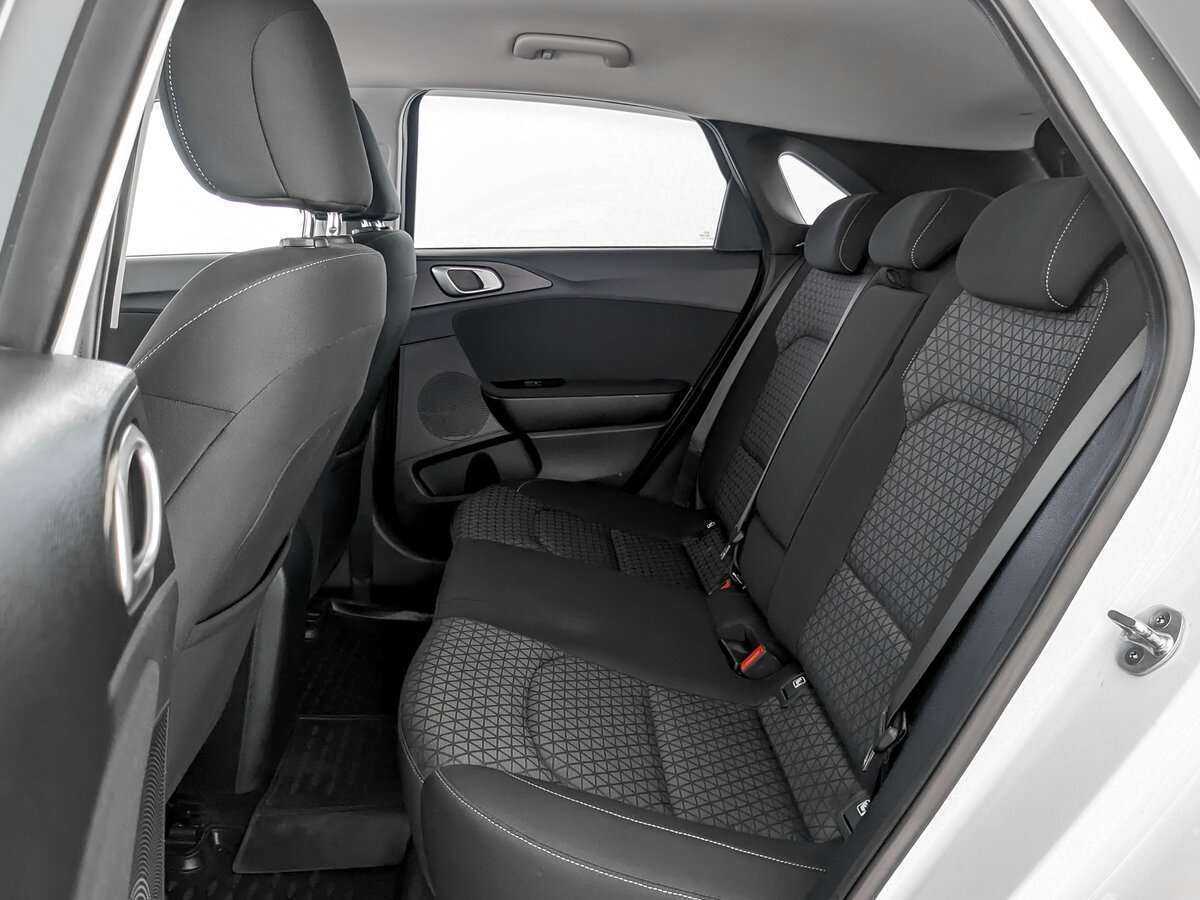 Б/У Киа Сид 2018 года. Фото: #9