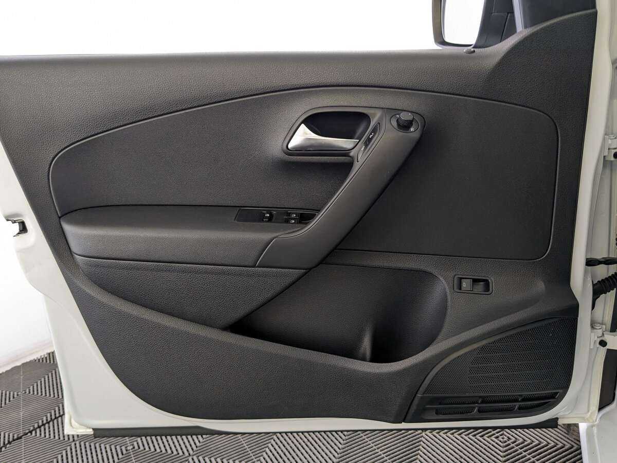 Б/У Фольксваген Поло 2018 года. Фото: #18