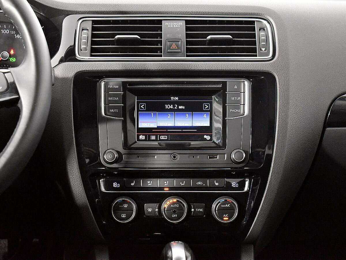 Б/У Фольксваген Джетта 2017 года. Фото: #11