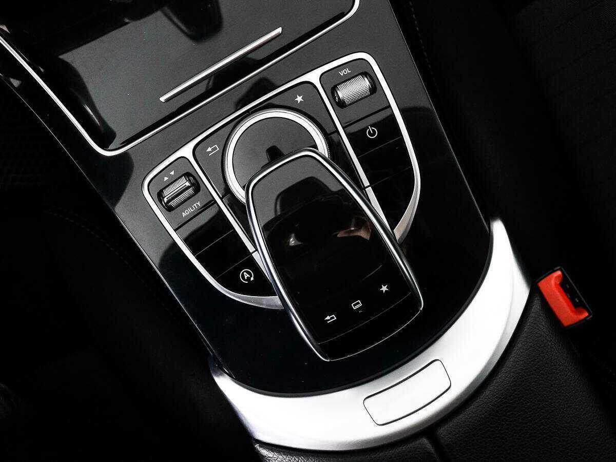 Б/У Мерседес-Бенц Ц-Класс 2015 года. Фото: #9