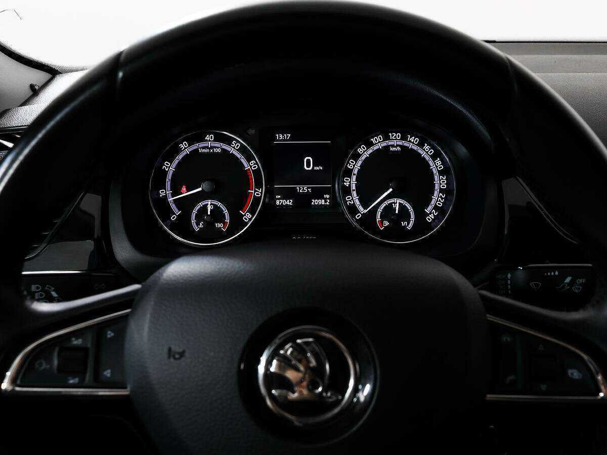 Б/У Шкода Рапид 2017 года. Фото: #12