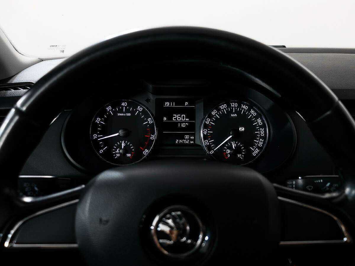 Б/У Шкода Октавия 2015 года. Фото: #15