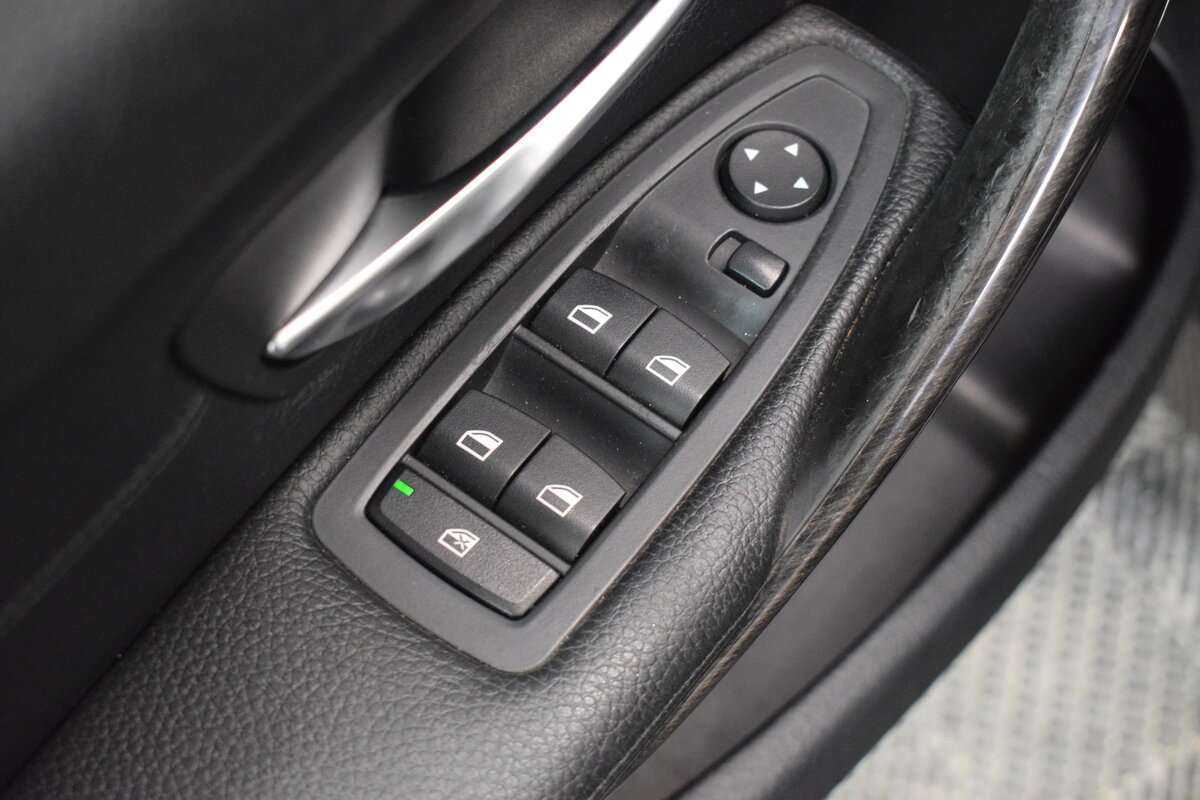 Б/У БМВ 3 серии 2012 года. Фото: #9