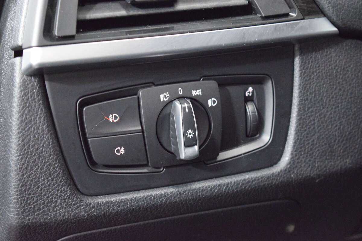 Б/У БМВ 3 серии 2012 года. Фото: #11