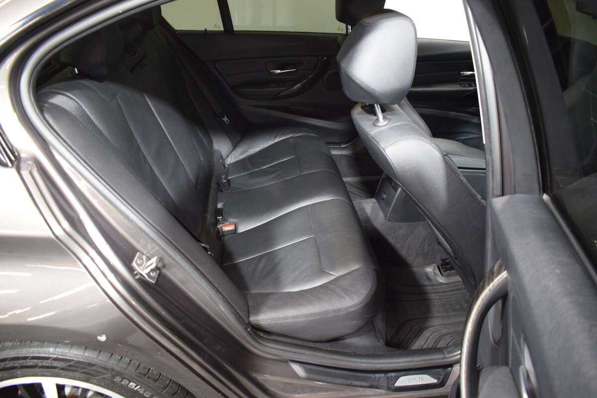 Б/У БМВ 3 серии 2012 года. Фото: #14