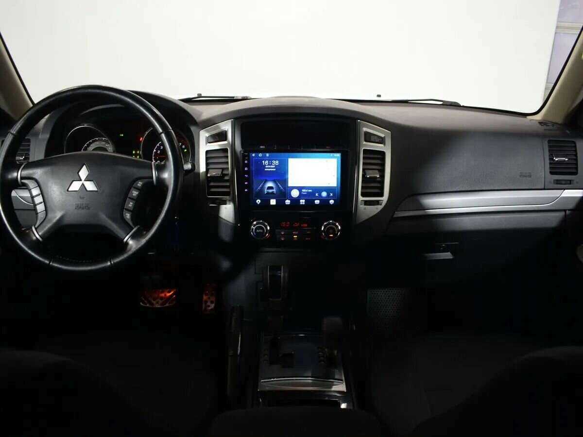 Б/У Митсубиши Паджеро 2015 года. Фото: #10