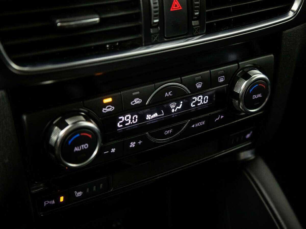 Б/У Мазда Ц-Икс-5 2016 года. Фото: #15