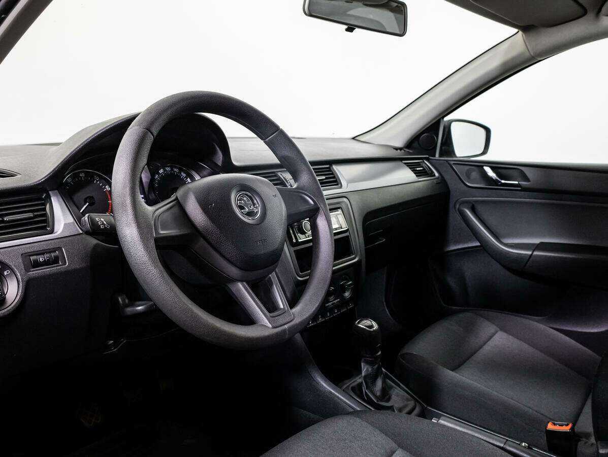 Б/У Шкода Рапид 2017 года. Фото: #8