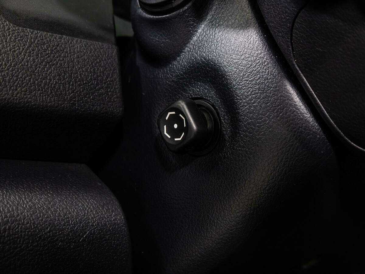 Б/У Тойота Камри 2013 года. Фото: #17