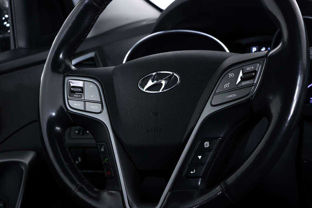 Б/У Хендай Санта Фе 2015 года. Фото: #13