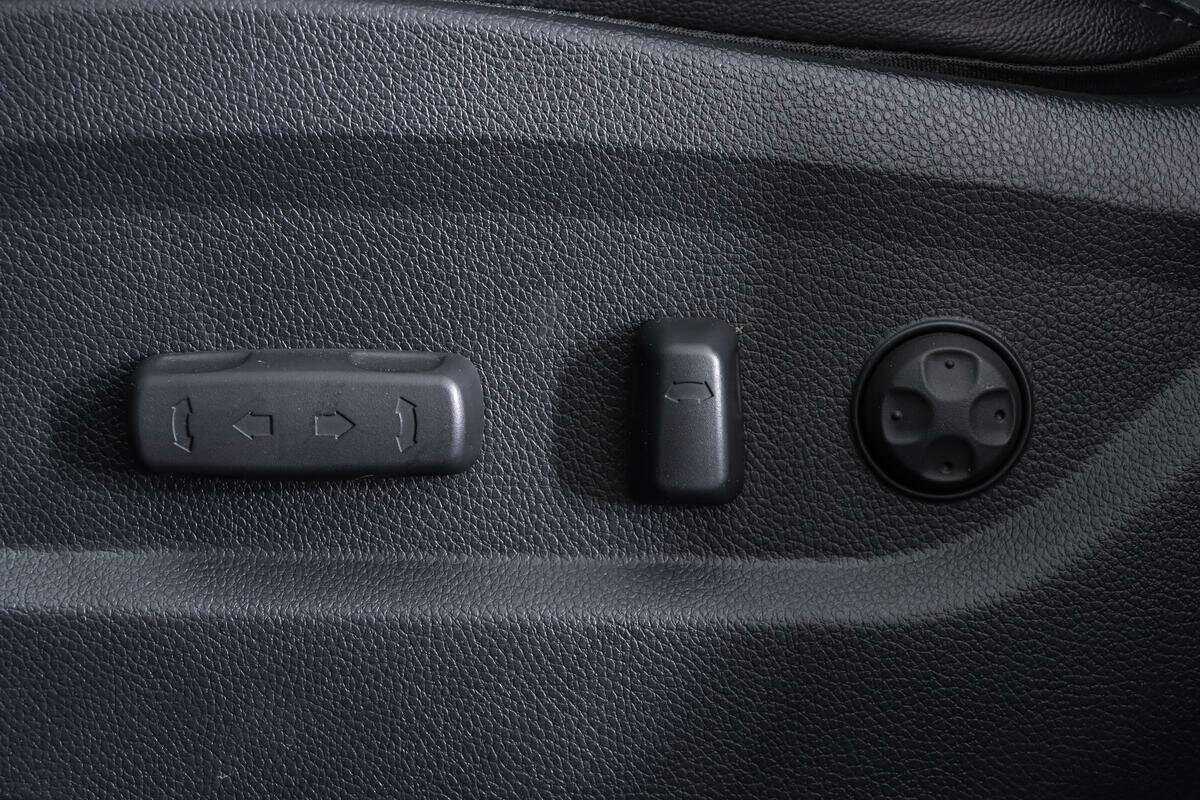 Б/У Хендай Санта Фе 2015 года. Фото: #16