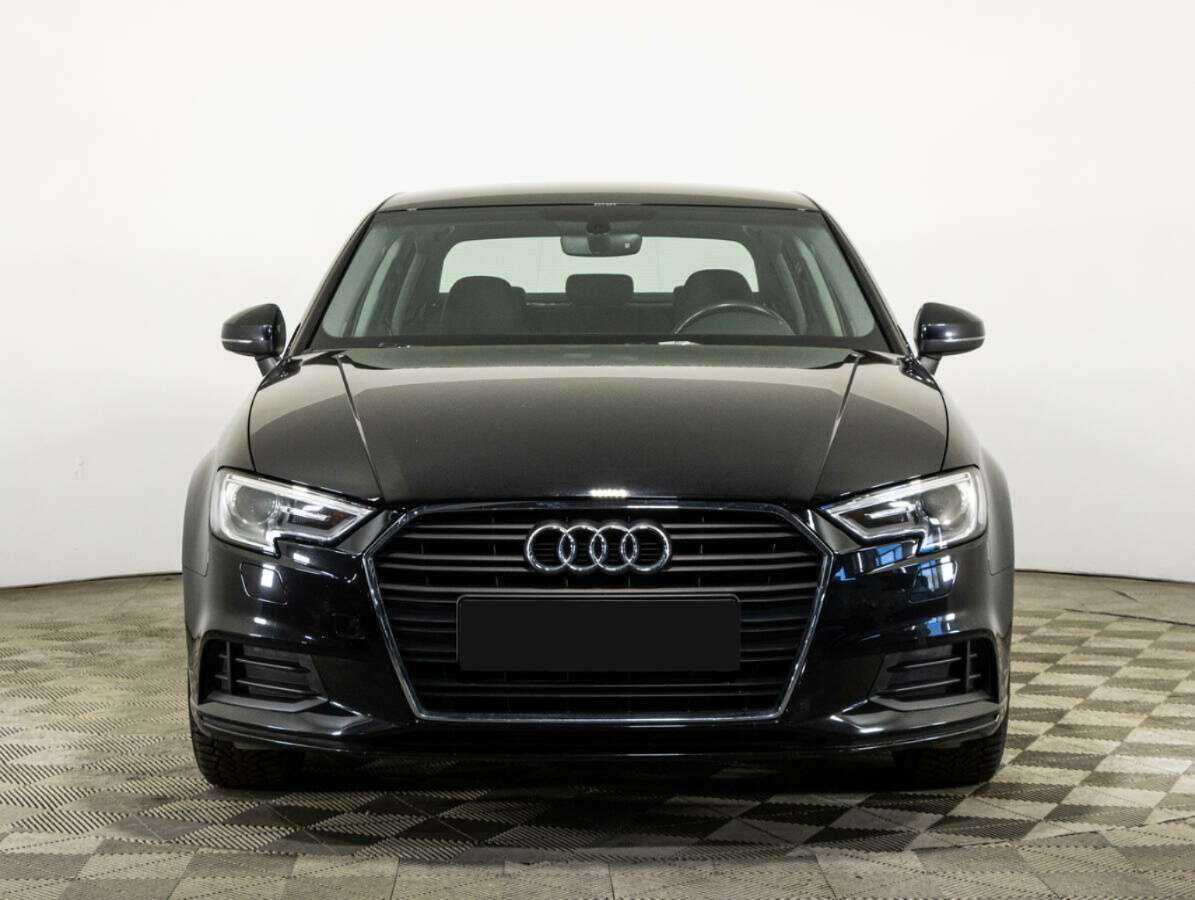 Б/У Ауди А3 2018 года. Фото: #1