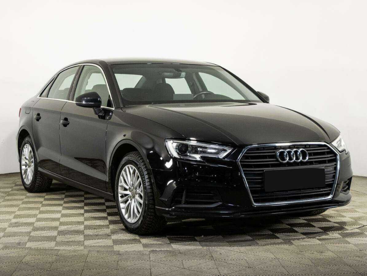 Б/У Ауди А3 2018 года. Фото: #2