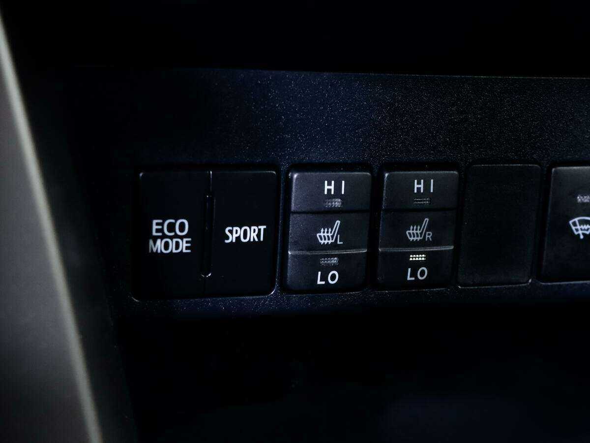 Б/У Тойота Рав4 2015 года. Фото: #10