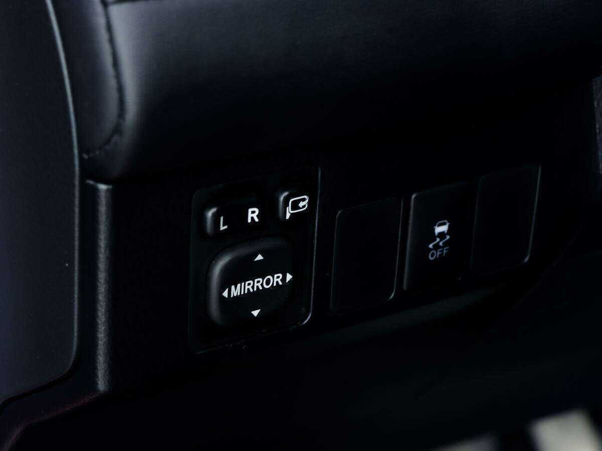 Б/У Тойота Рав4 2015 года. Фото: #13