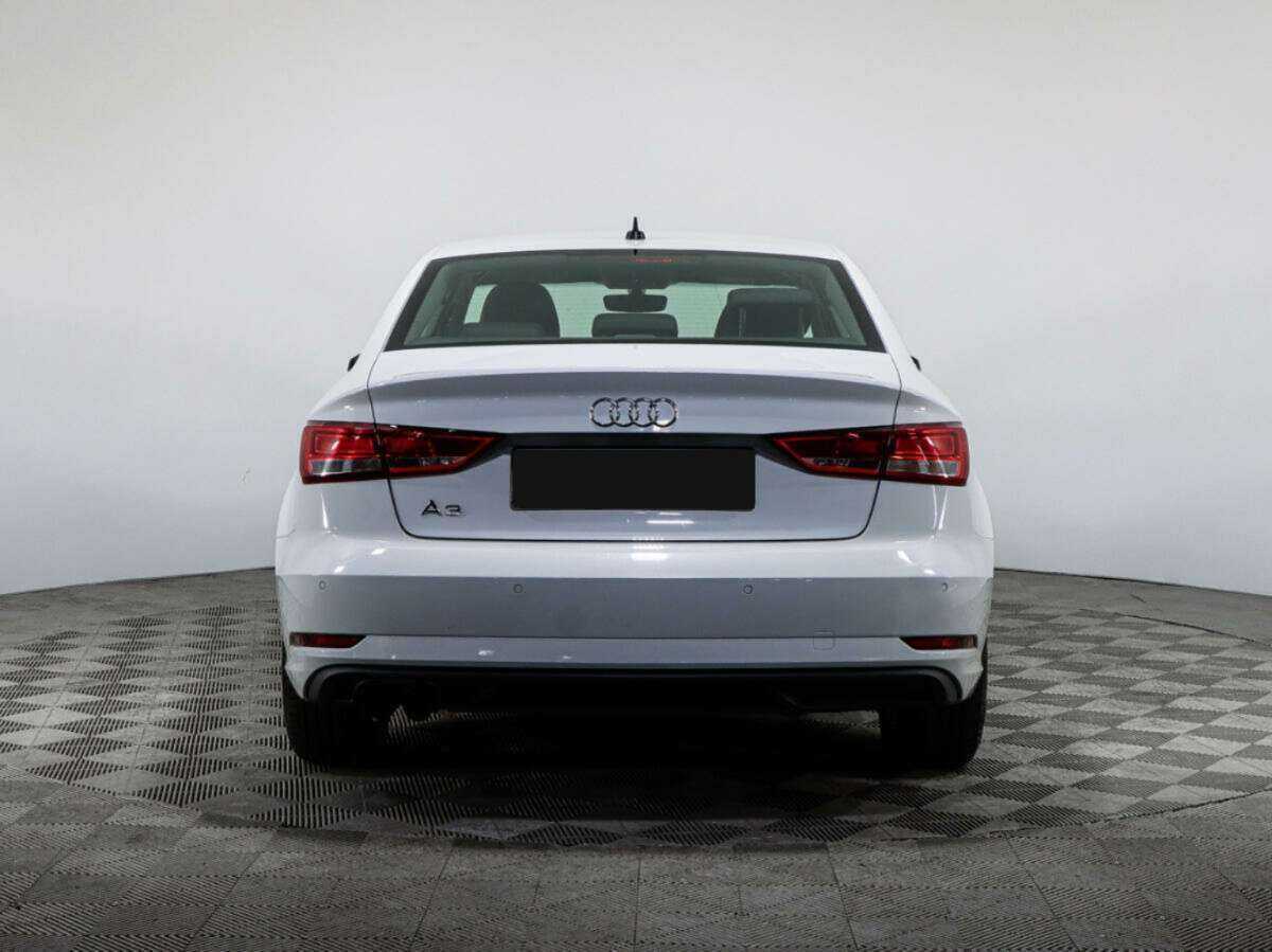 Б/У Ауди А3 2019 года. Фото: #4