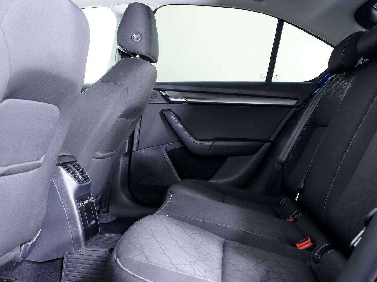 Б/У Шкода Октавия 2020 года. Фото: #10