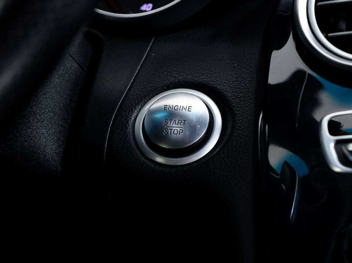 Б/У Мерседес-Бенц Ц-Класс 2015 года. Фото: #12