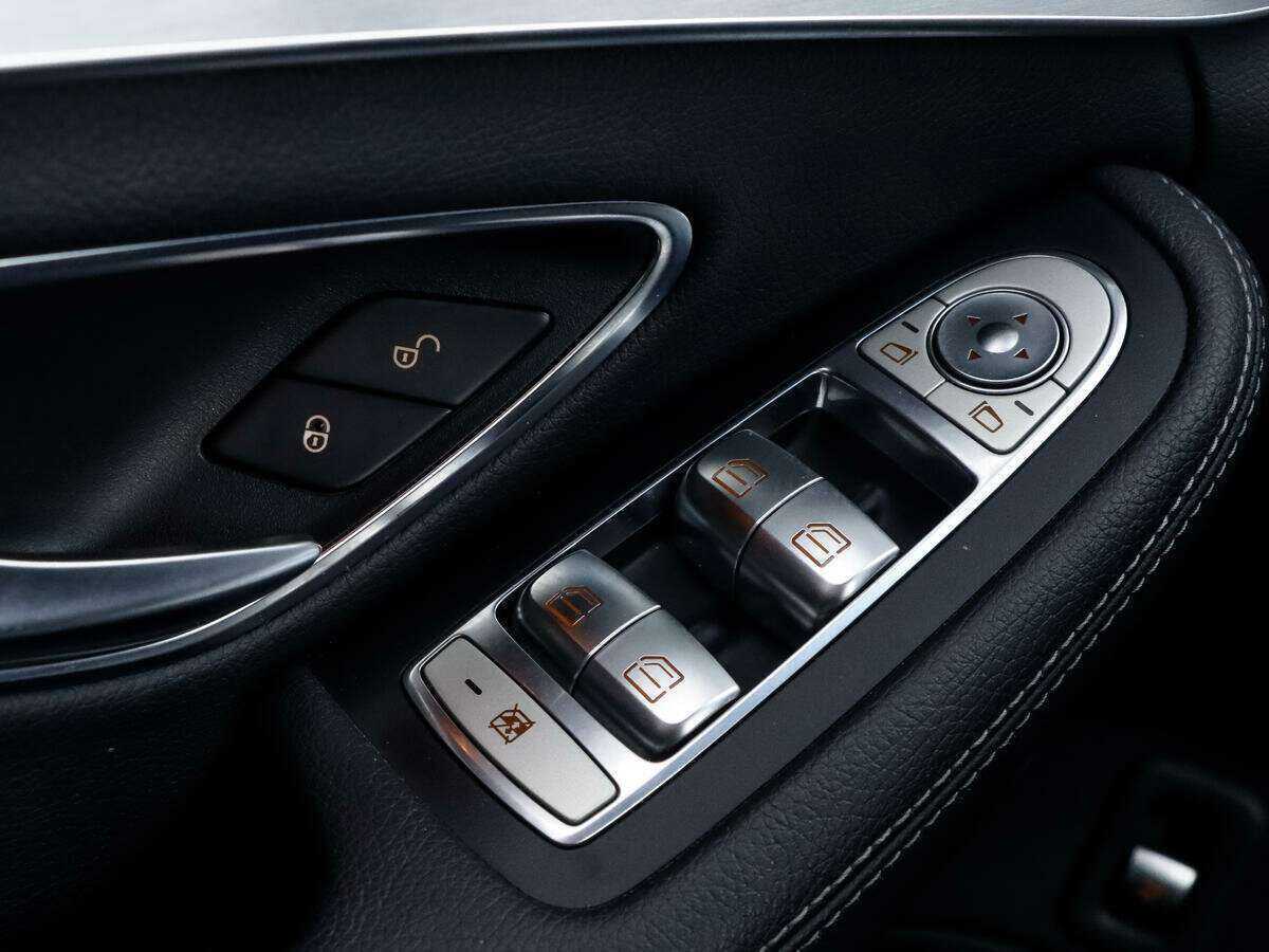 Б/У Мерседес-Бенц Ц-Класс 2015 года. Фото: #14