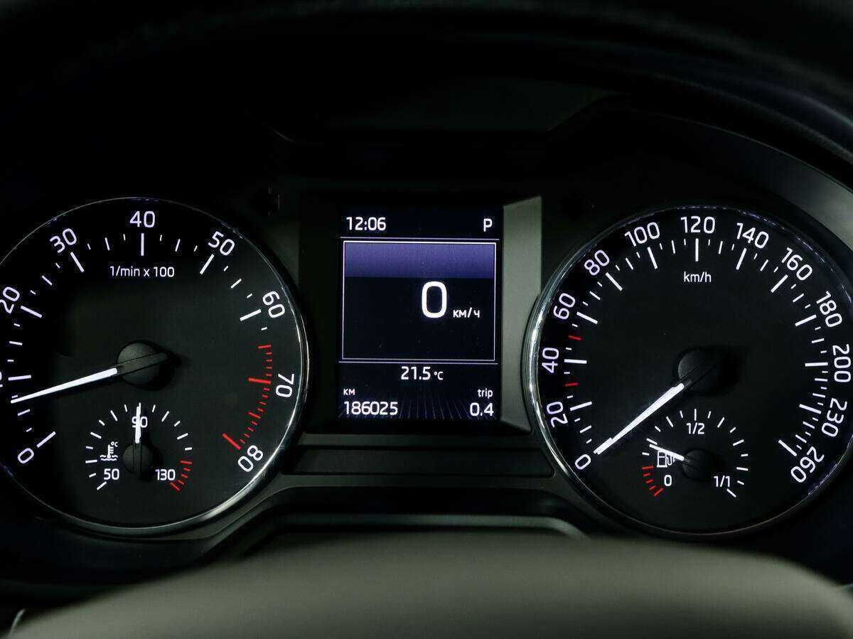 Б/У Шкода Октавия 2016 года. Фото: #16