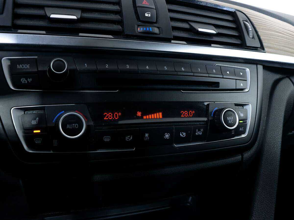 Б/У БМВ 3 серии 2014 года. Фото: #11